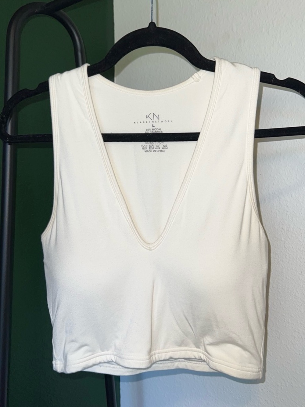 Klassy Network Cream V-Neck Cropped Tank
